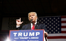 Ông Trump lầm 'phó tướng' của bà Clinton với thống đốc New Jersey