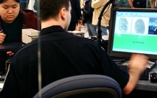 Mỹ nhập tịch nhầm cho hơn 800 người chờ bị trục xuất