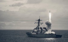 Tàu chiến Mỹ phóng tên lửa Tomahawk vào Yemen trả đũa