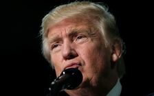 Tiếp tục bị tố tấn công tình dục, ông Trump tự nhận là nạn nhân