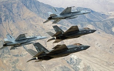 Ông Trump muốn có loại tiêm kích F/A-18 với tính năng của F-35