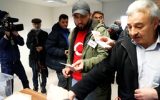 Người Thổ Nhĩ Kỳ ở nước ngoài bỏ phiếu sửa đổi hiến pháp