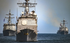 Tàu chiến Mỹ va chạm với tàu cá Hàn Quốc