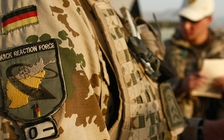 Lính Đức mưu sát chính trị gia, đổ tội cho người tị nạn