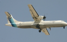 Iran tiếp cận hiện trường máy bay rơi làm 65 người thiệt mạng