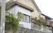 Ông lão Nhật bị bắt vì nhốt con trong lồng suốt 26 năm