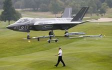 Tin tặc giăng bẫy tình dụ lính Anh lộ thông tin F-35