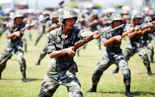 Trung Quốc cân nhắc cho dân Hồng Kông nhập ngũ