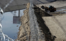 Tổng thống Trump dọa đóng toàn bộ biên giới với Mexico