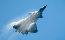 Tiêm kích tàng hình J-20 Trung Quốc sẵn sàng tác chiến trong năm nay?