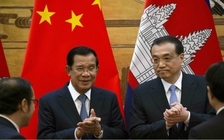Thủ tướng Hun Sen nói Campuchia sắp nhận “cả chục ngàn” món vũ khí từ Trung Quốc
