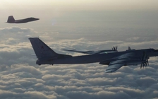 Chiến đấu cơ Mỹ, Canada ngăn chặn oanh tạc cơ hạt nhân Nga tại Alaska