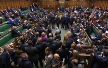 Mong gỡ bế tắc Brexit, Anh bầu lại quốc hội vào tháng 12