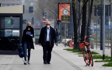 Chuyên gia Trung Quốc: ở Milan 'còn ăn tối, tiệc tùng và không đeo khẩu trang' bất chấp phong tỏa vì COVID-19