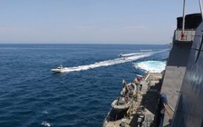 Mỹ cảnh báo tàu lạ giữ khoảng cách với tàu chiến Mỹ ở vùng Vịnh