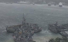 Ụ nổi đứt neo đâm va nhiều tàu chiến, tàu ngầm Nga