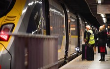 Hàng loạt nước ngừng đi lại với Anh vì biến thể virus gây Covid-19 nguy hiểm