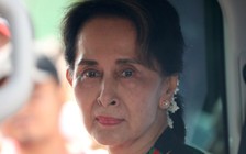 Bà Aung San Suu Kyi hầu tòa, chịu thêm cáo buộc
