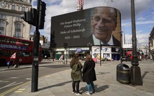 Nước Anh bắn đại bác tưởng nhớ hoàng thân Philip