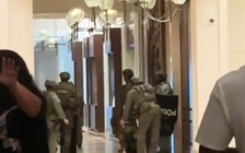 Thiếu tá Mỹ nổ súng tự sát sau 10 giờ nhốt mình trong phòng khách sạn