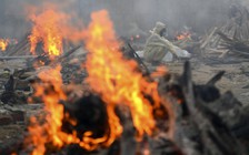 Những hình ảnh 'hơn cả đau lòng' trong thảm kịch Covid-19 tại Ấn Độ