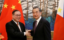 Ngoại trưởng Philippines xin lỗi sau khi buông lời mắng Trung Quốc