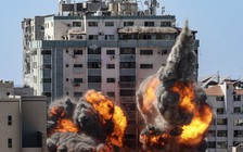 Israel đánh sập trụ sở các hãng truyền thông tại Dải Gaza