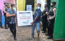 Bác sĩ Indonesia trộm vắc xin của tù nhân bán cho người ngoài