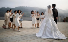 Hàn Quốc gây tranh cãi khi khuyến khích nông dân cưới du học sinh Việt Nam