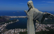 Mê ngắm bình minh trên tượng Chúa cứu thế mà sẵn sàng chịu phạt