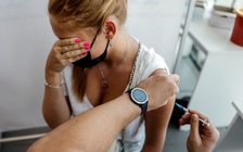 Israel tính chuyện tiêm liều vắc xin Covid-19 thứ 4