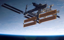 ISS báo động vì có khói