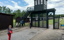 Bà cụ 96 tuổi bỏ trốn ngay trước phiên xử tội thời phát xít Đức