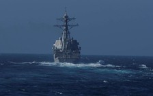 Tàu chiến Nga đuổi tàu chiến Mỹ tiếp cận lãnh hải