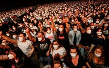 Nam giới lây lan giọt chứa virus gây Covid-19 nhiều hơn phụ nữ, trẻ em