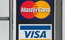 Ngân hàng Nga chuyển sang dùng thẻ Trung Quốc, nhà bán lẻ hạn chế bán thực phẩm