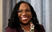 Người phụ nữ da màu đầu tiên được phê chuẩn vào Tòa án Tối cao Mỹ