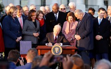 Nhà Trắng quảng bá luật cơ sở hạ tầng 1.000 tỉ USD