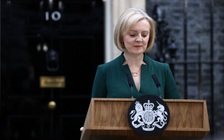 Bà Liz Truss chính thức từ nhiệm, nhường chỗ cho tân Thủ tướng Rishi Sunak