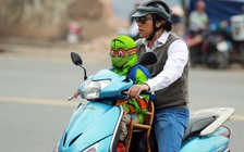 Học sinh Sài Gòn thích thú trong tiết trời lạnh