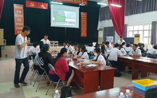 Học sinh hứng khởi vui học cùng 'chàng trai tinh thể'