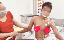 Bé trai viêm tụy hoại tử do ăn nhiều dầu mỡ