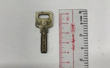 Bé trai 2 tuổi nuốt chìa khóa vào bụng