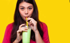 Bác sĩ chỉ ra 10 thói quen có thể tàn phá gương mặt, nhanh lão hóa