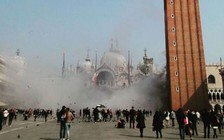 Bom khói khiến du khách bỏ chạy tại Venice