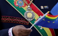 Biểu chương quí giá của Tổng thống Bolivia bị ‘cuỗm’ ở phố đèn đỏ