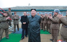 Chủ tịch Kim Jong-un của Triều Tiên đổi phong cách ăn mặc