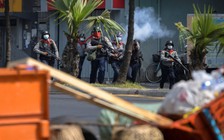 Cảnh sát Myanmar bắn đạn cao su giải tán đám đông, một người biểu tình thiệt mạng