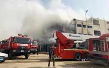 Cháy lớn tại nhà máy dệt may, 20 người thiệt mạng