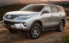Toyota Fortuner 2017 ở Dubai có động cơ 4.0L